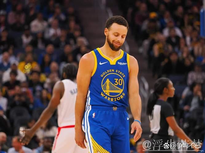 库里本赛季出战勇士9胜8负,缺席球队4胜5负 库里本赛季出战勇士9胜8负,缺席球队4胜5负